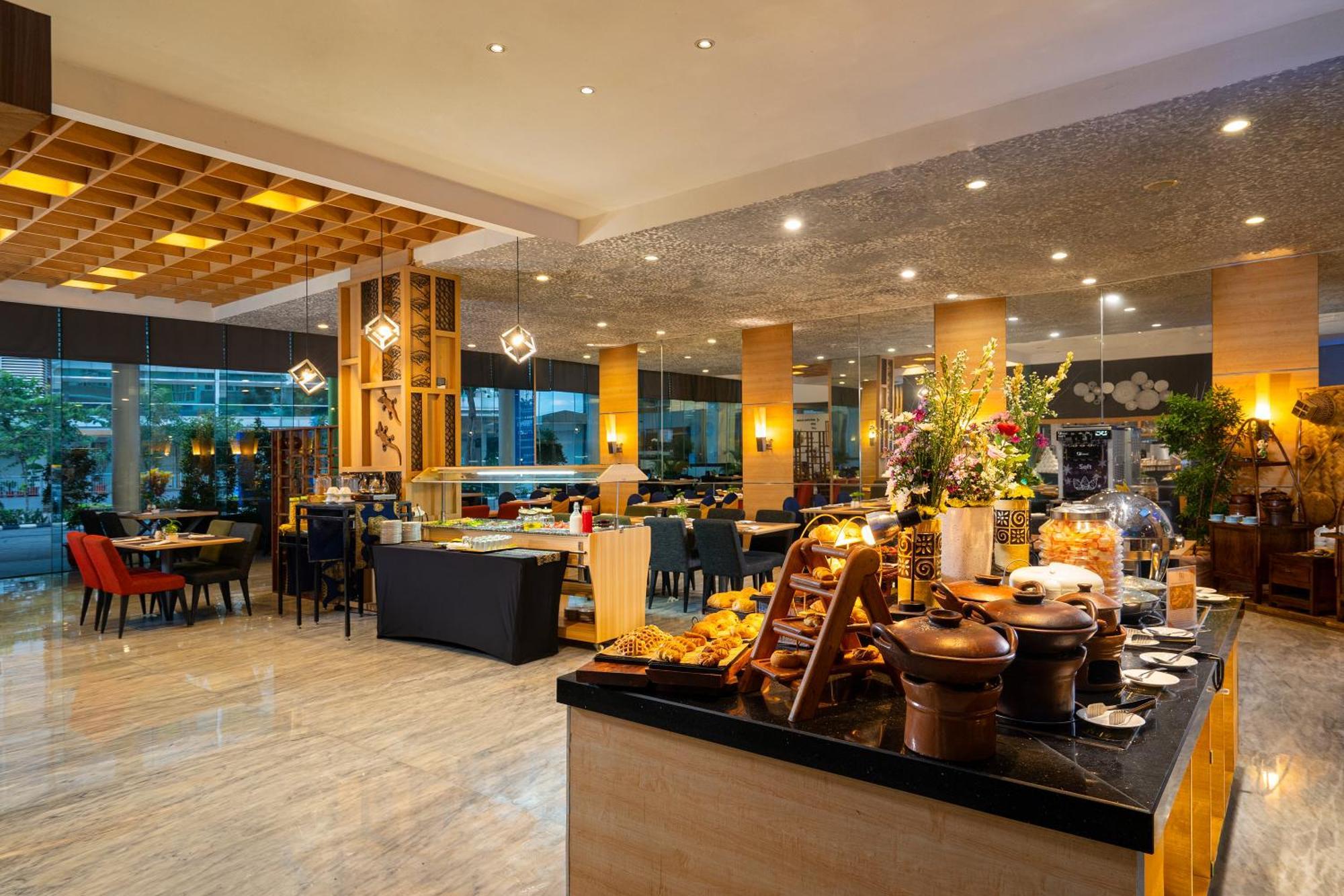 Batiqa Hotel & Apartments Karawang Extérieur photo