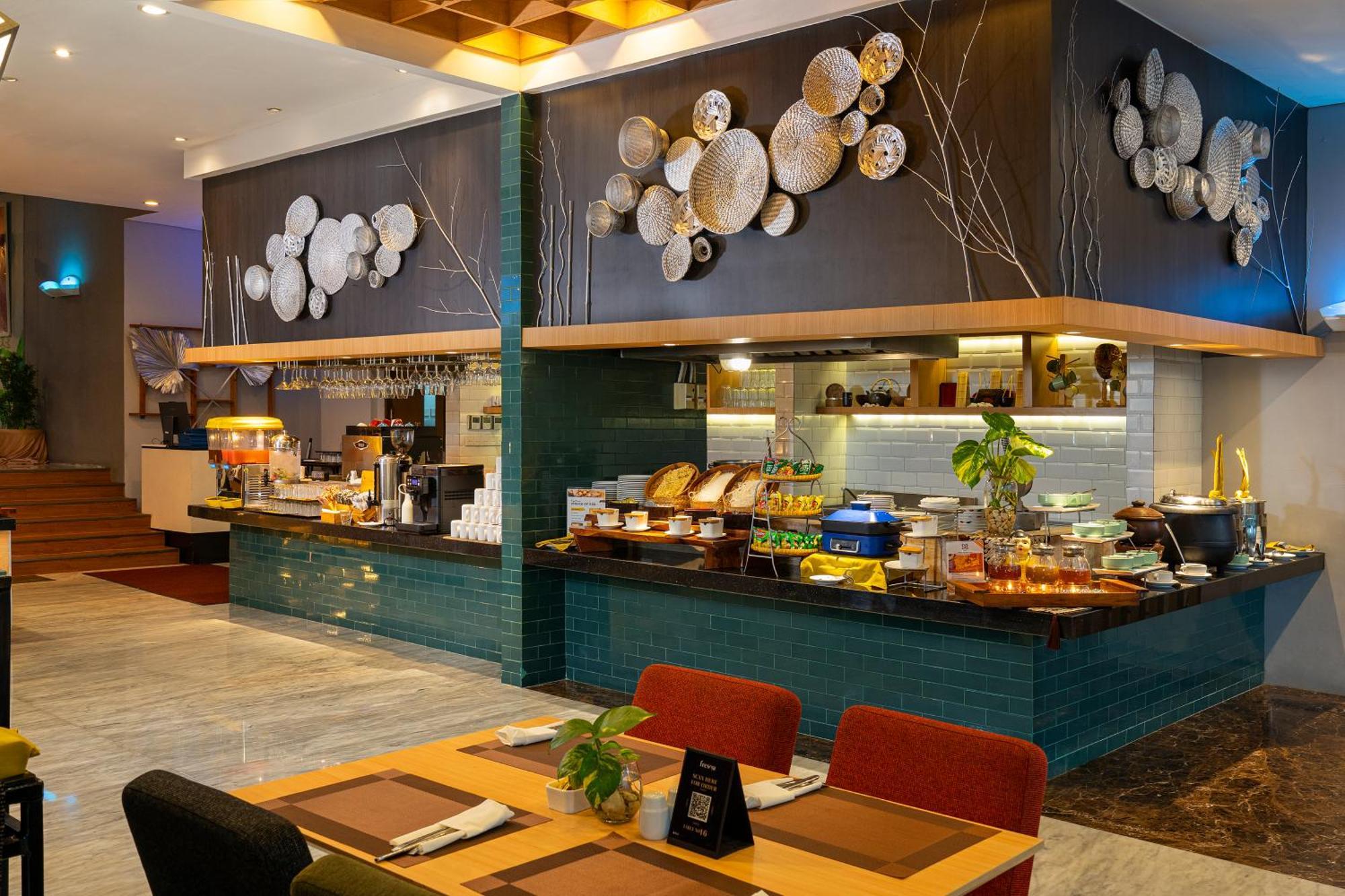 Batiqa Hotel & Apartments Karawang Extérieur photo