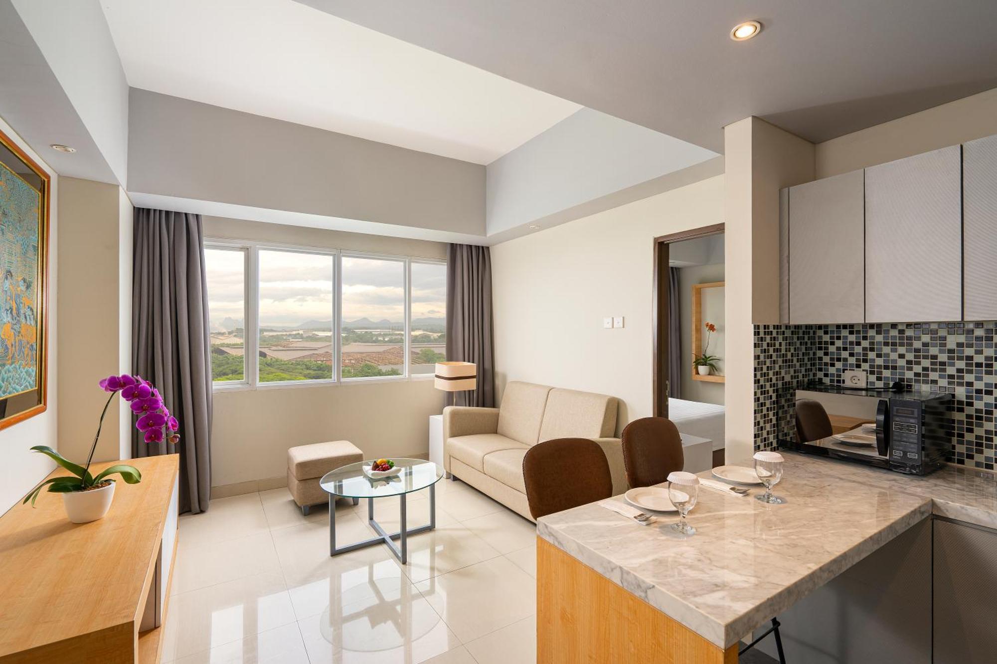 Batiqa Hotel & Apartments Karawang Extérieur photo