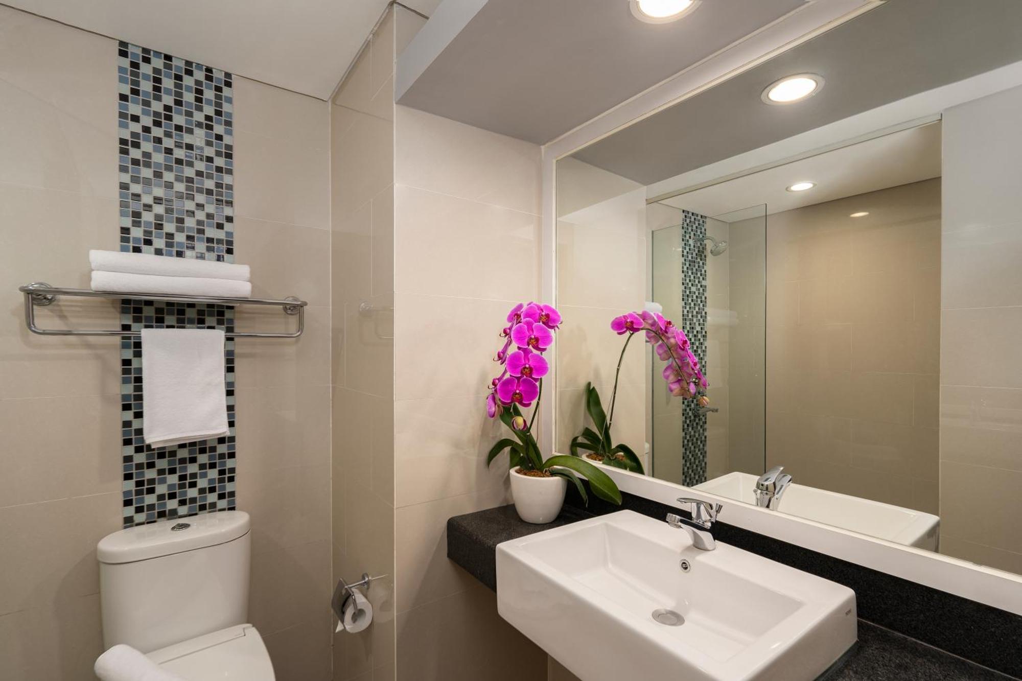 Batiqa Hotel & Apartments Karawang Extérieur photo