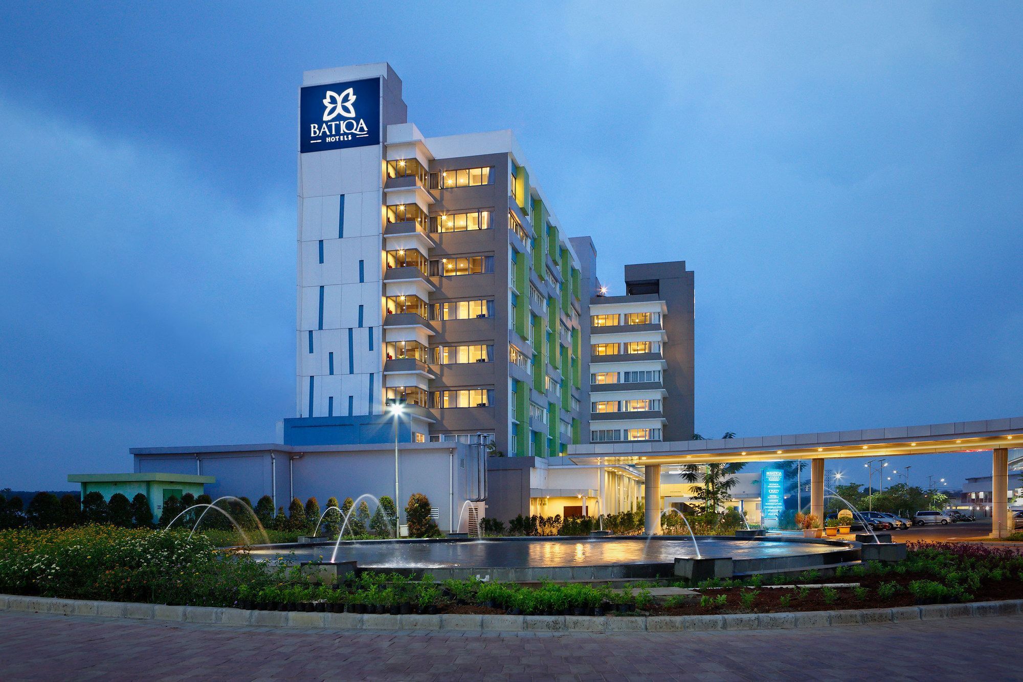 Batiqa Hotel & Apartments Karawang Extérieur photo