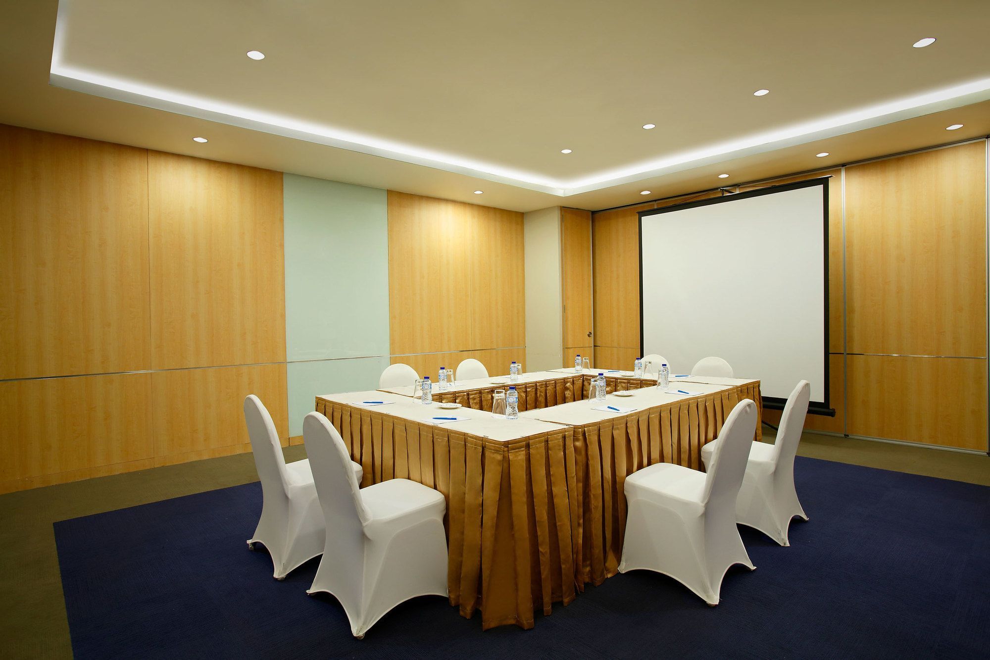 Batiqa Hotel & Apartments Karawang Extérieur photo