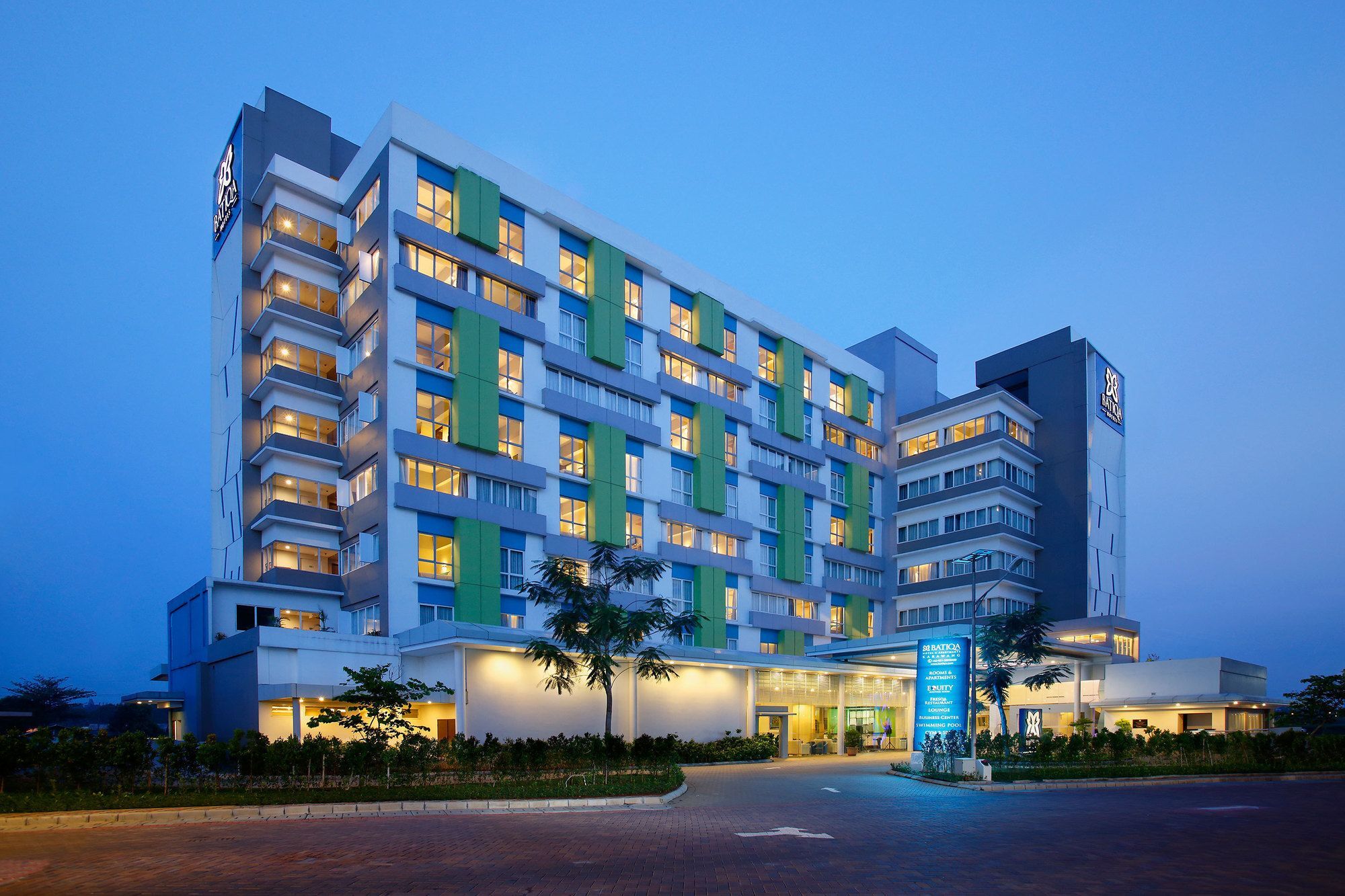 Batiqa Hotel & Apartments Karawang Extérieur photo